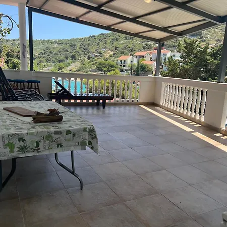 Apartment Sunny Right By The Sea *