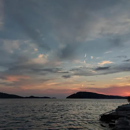 Sunny Right By The Sea Ražanj