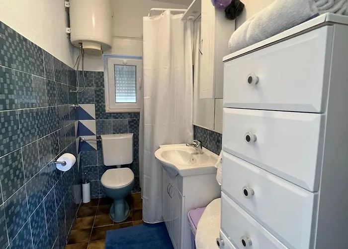 Sunny Right By The Sea Ražanj