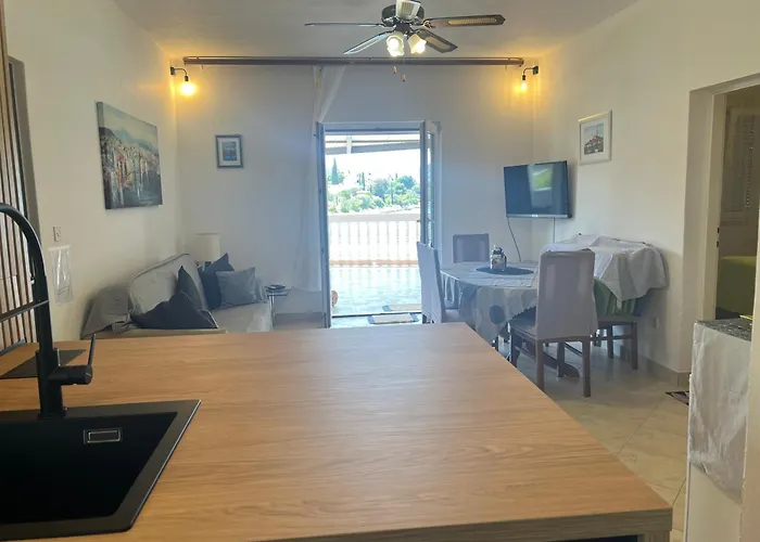 Apartament Sunny Right By The Sea