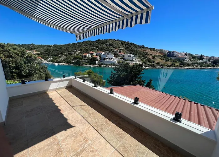 Sunny Right By The Sea Apartament Ražanj