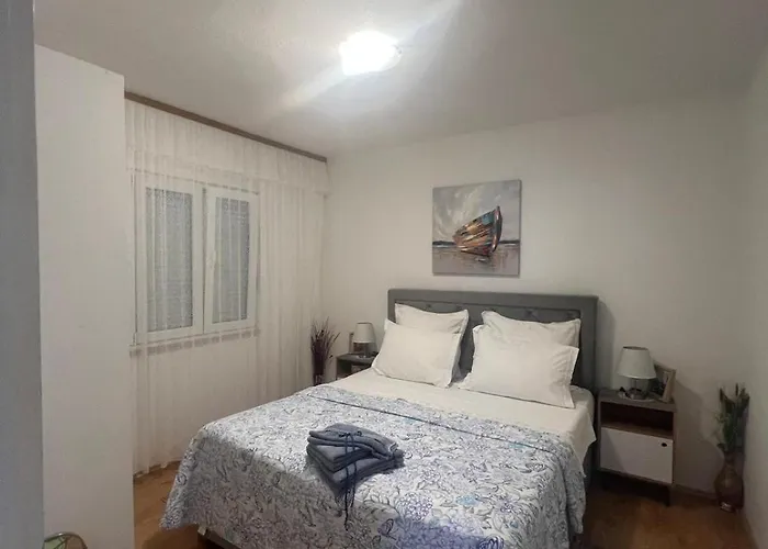 Sunny Right By The Sea Ražanj